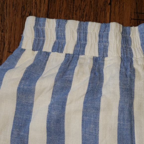 Striped Linen Blend Shorts - Picture 4 of 7